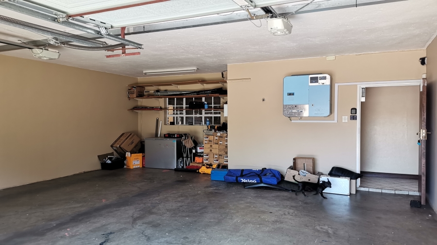 4 Bedroom Property for Sale in Van Der Hoff Park North West